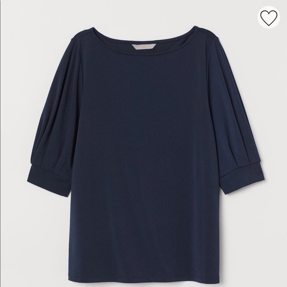 H&M Tops - H&M creped jersey top